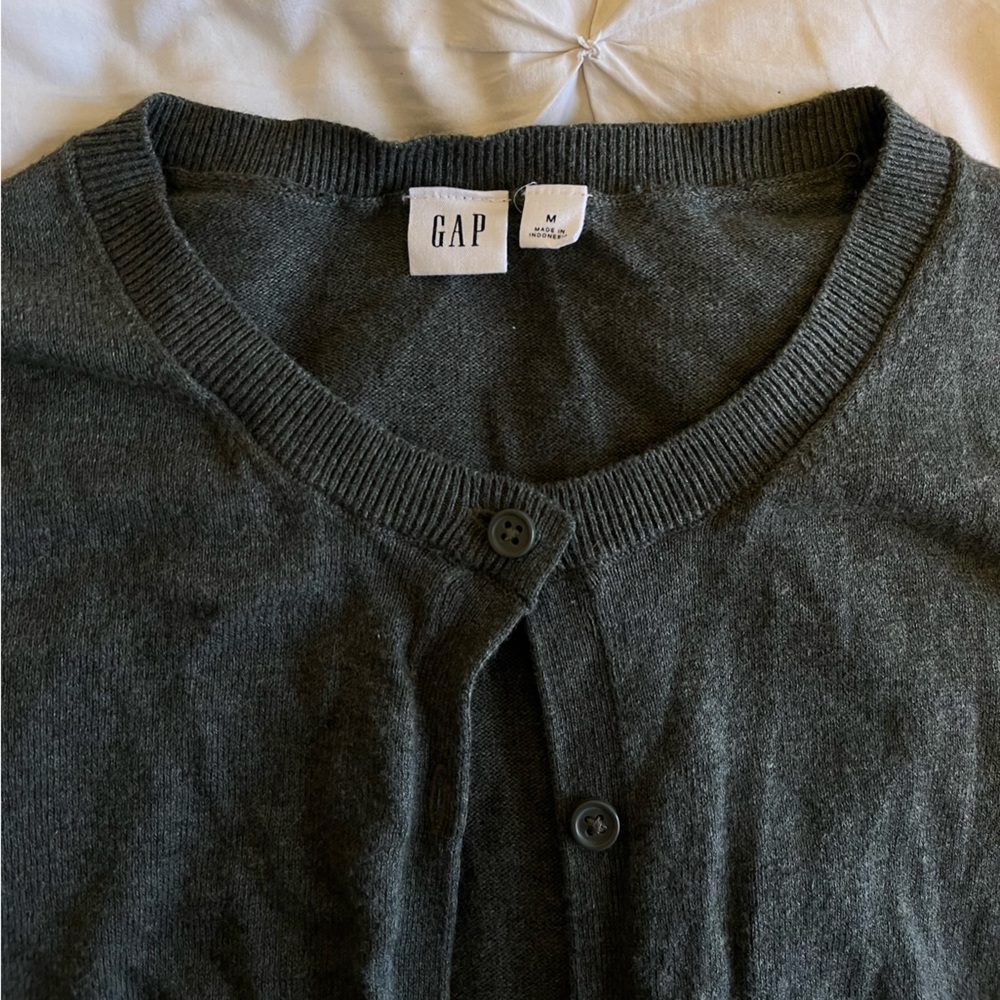 GAP Women's green heather Cardigan